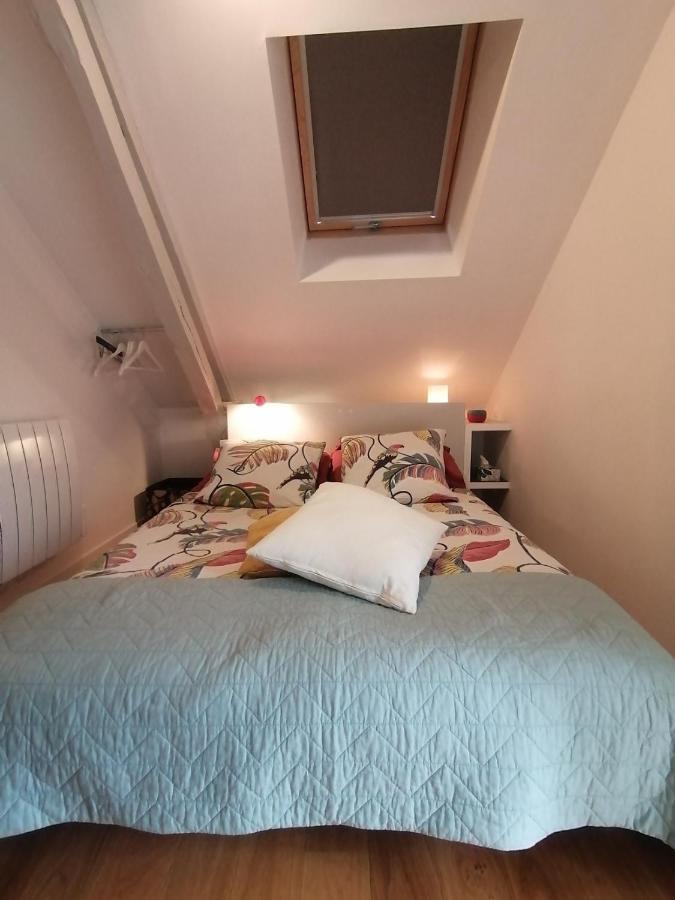 Gite La Maison La Saint-Aubin-d'Aubigne Buitenkant foto